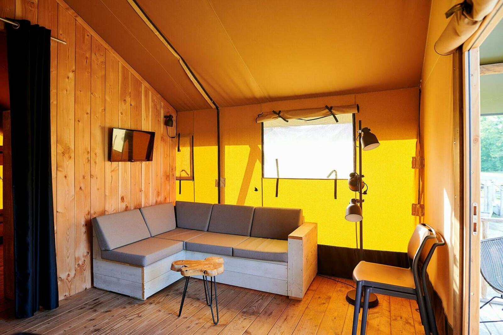 Vakantiepark Sallandshoeve Nieuw-Heeten ภายนอก รูปภาพ