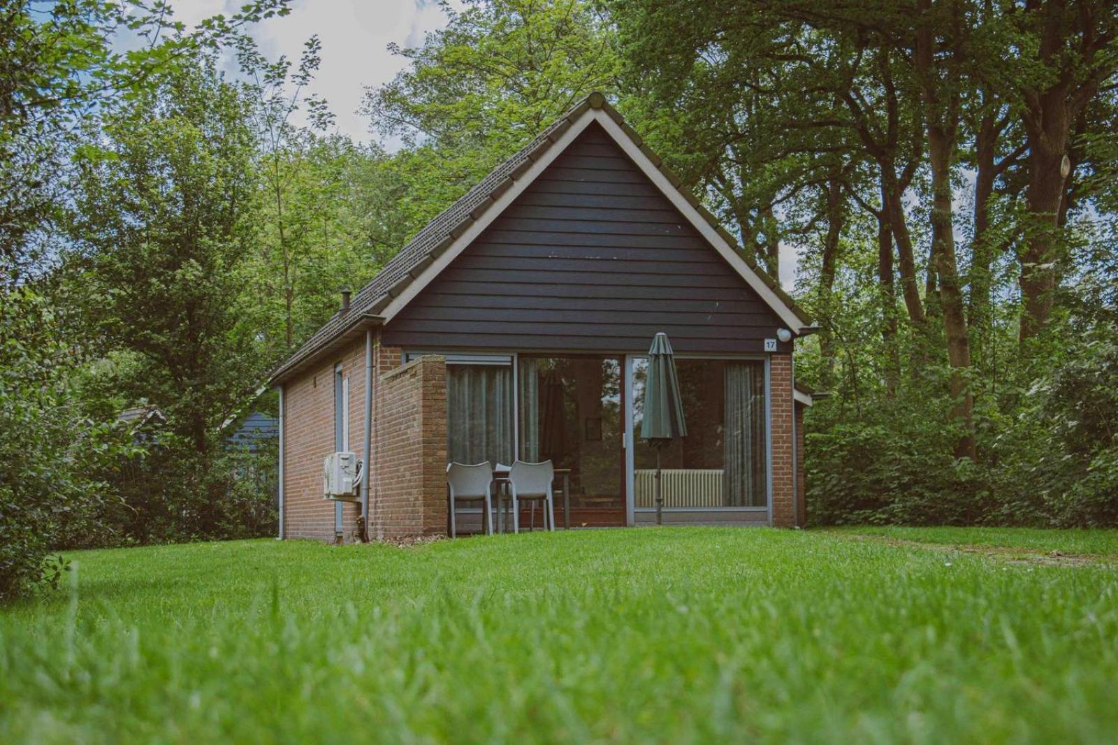 Vakantiepark Sallandshoeve Nieuw-Heeten ภายนอก รูปภาพ